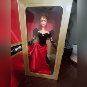 1998 Exclusive Avon Special Edition Winter Splendor Barbie